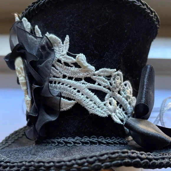 Mini Skeleton Goth Black Cocktail Fascinator Top Hat - Picture 4 of 9